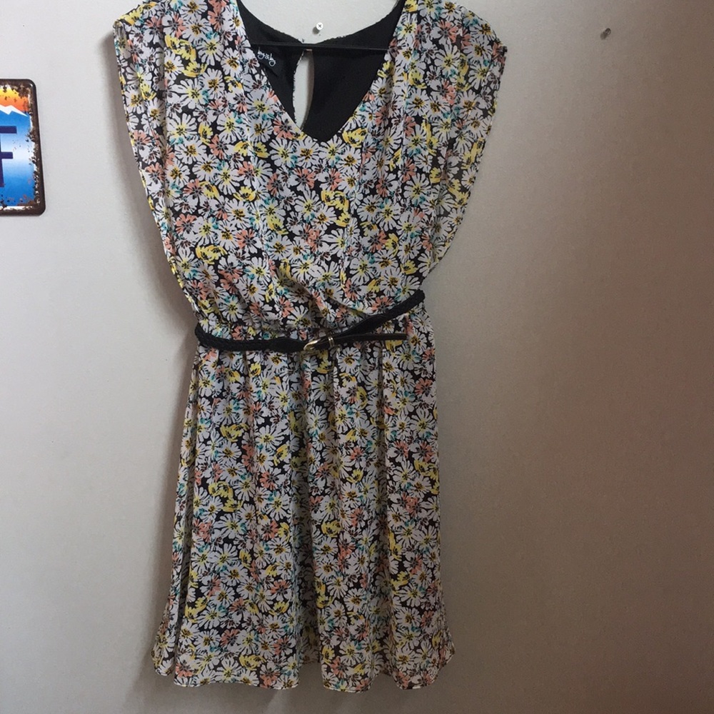 by&by floral dress with adjustable black belt